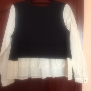 Women’s blouse of two colors